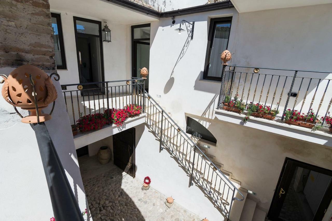 Residenza La Nivera Miglionico Exteriör bild
